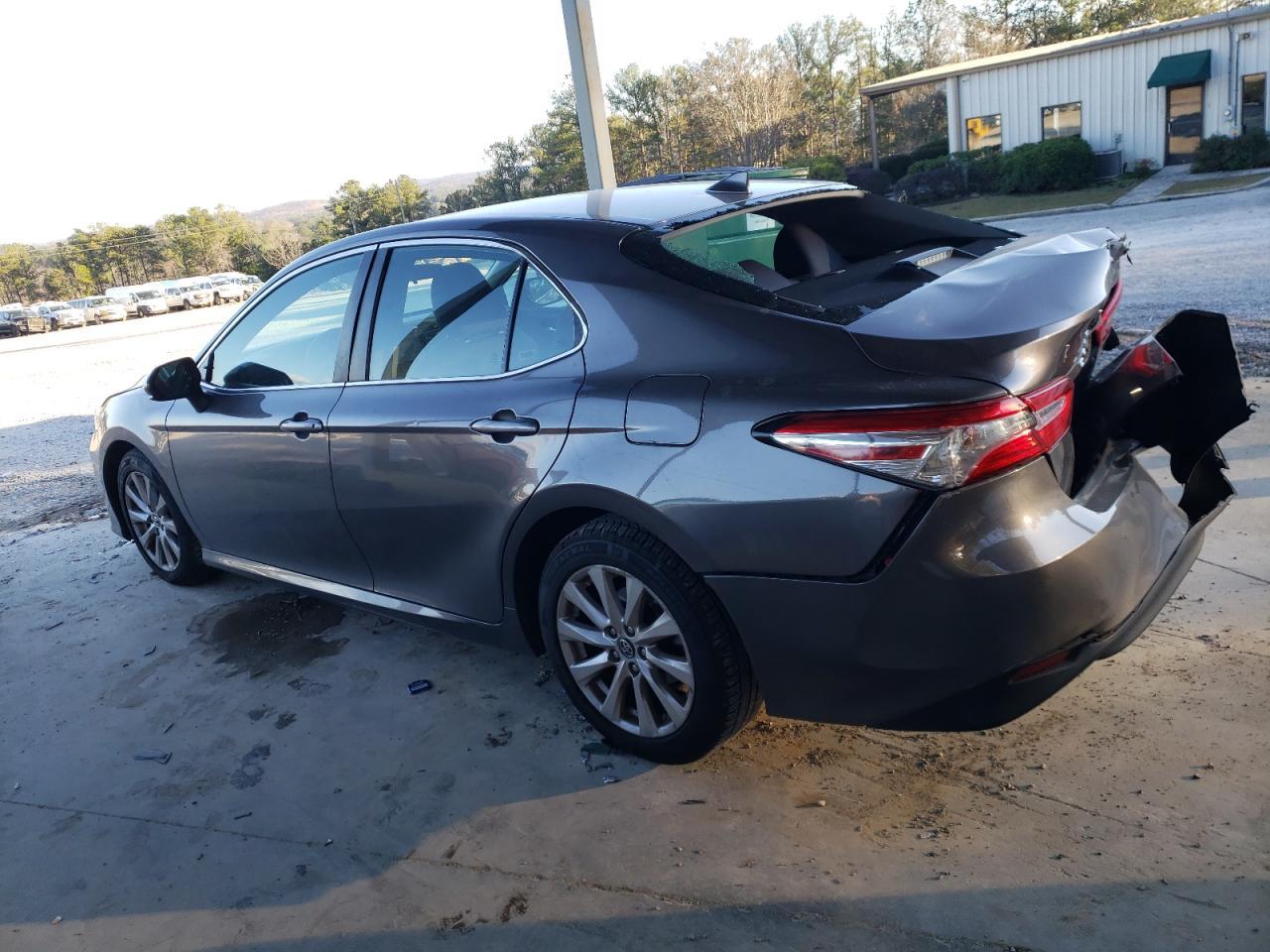 2019 Toyota Camry L - Фото 2