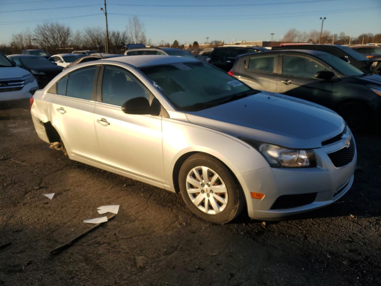 2011 Chevrolet Cruze Ls - Image 4