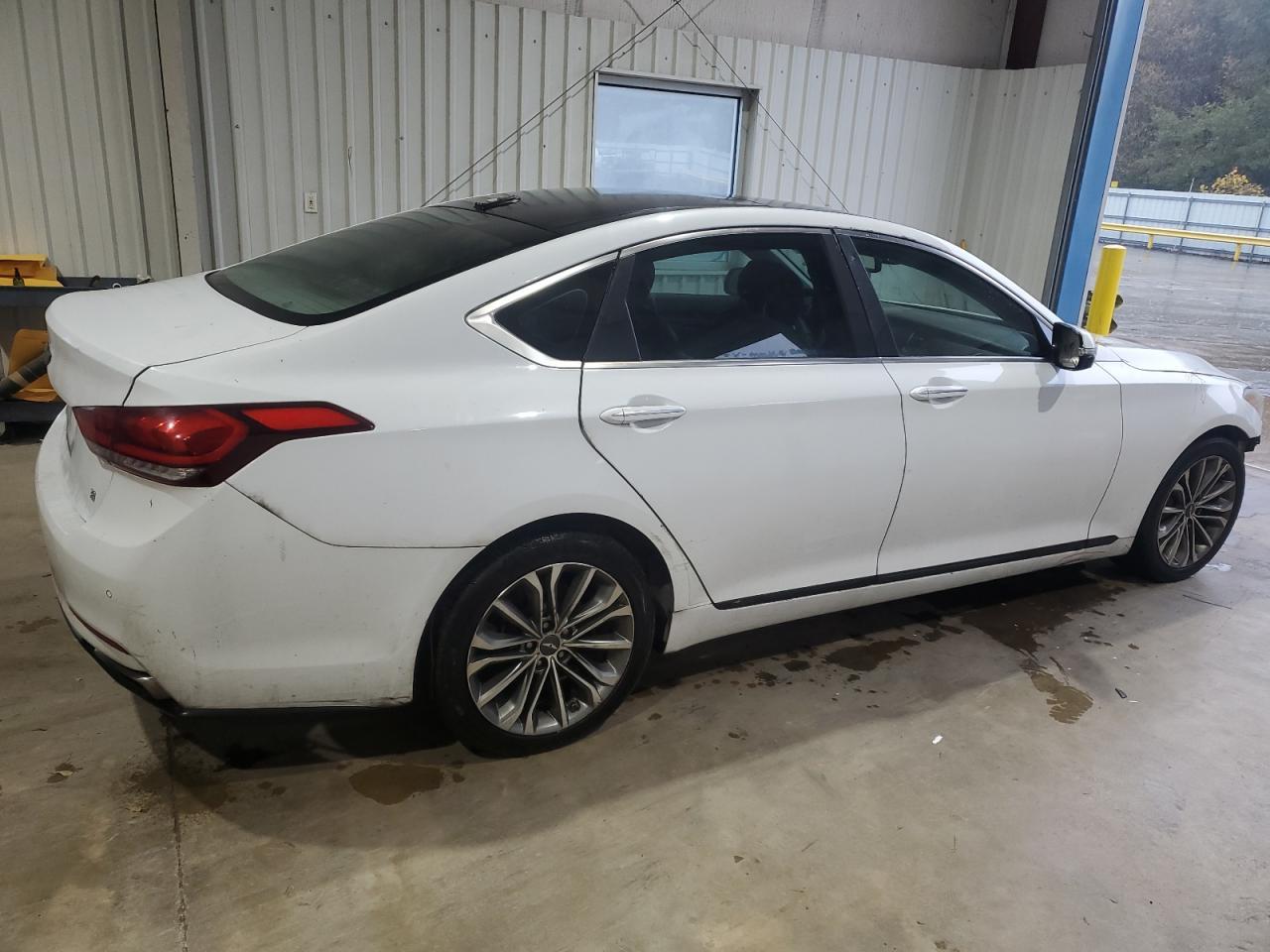 2015 Hyundai Genesis 3.8L - Фото 3