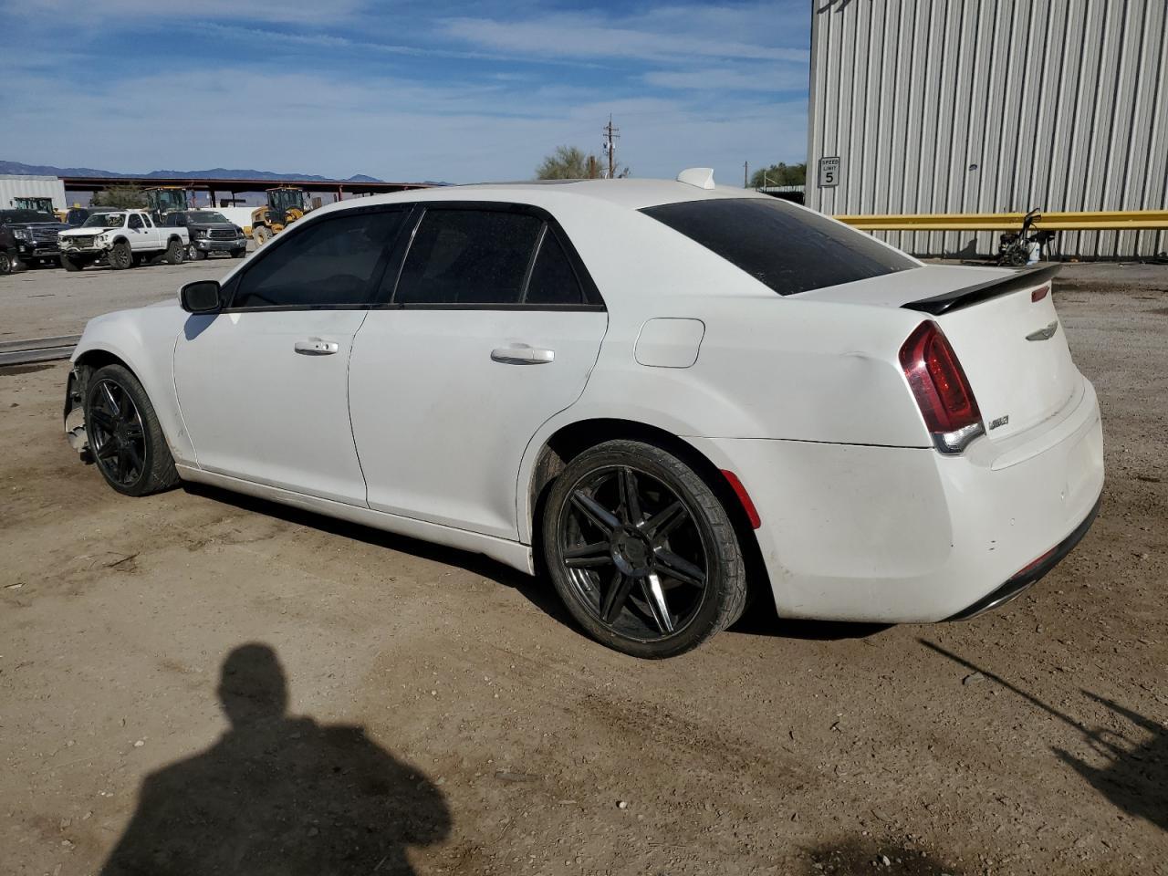 2015 Chrysler 300 S - Фото 2