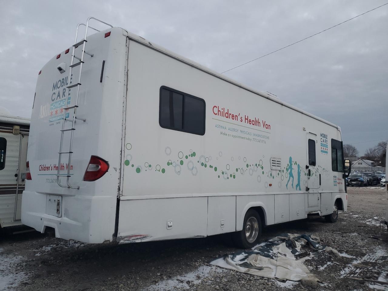 2006 Ford F550 Super Duty Stripped Chassis - Image 4