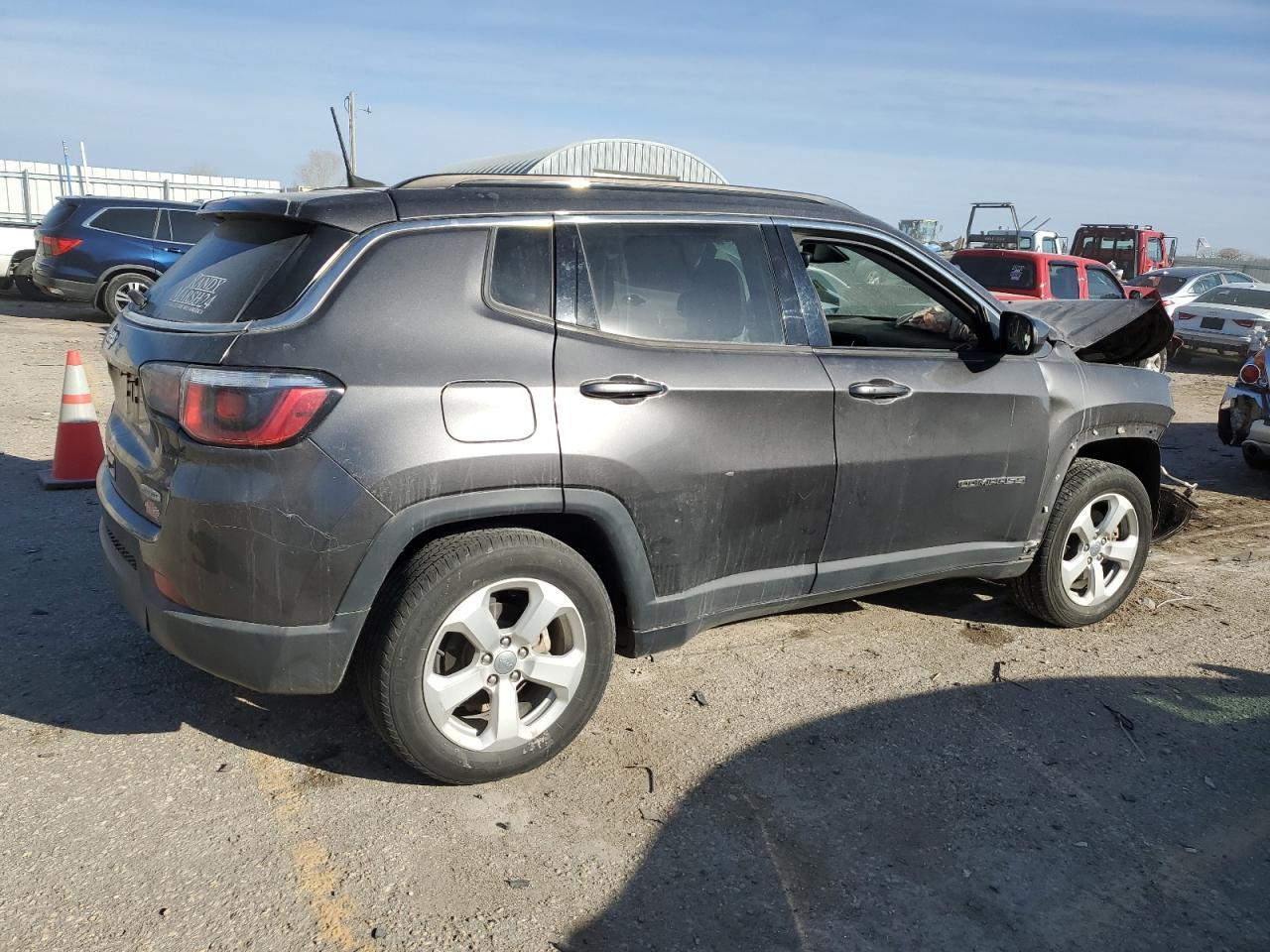 2017 Jeep Compass Latitude - Фото 3