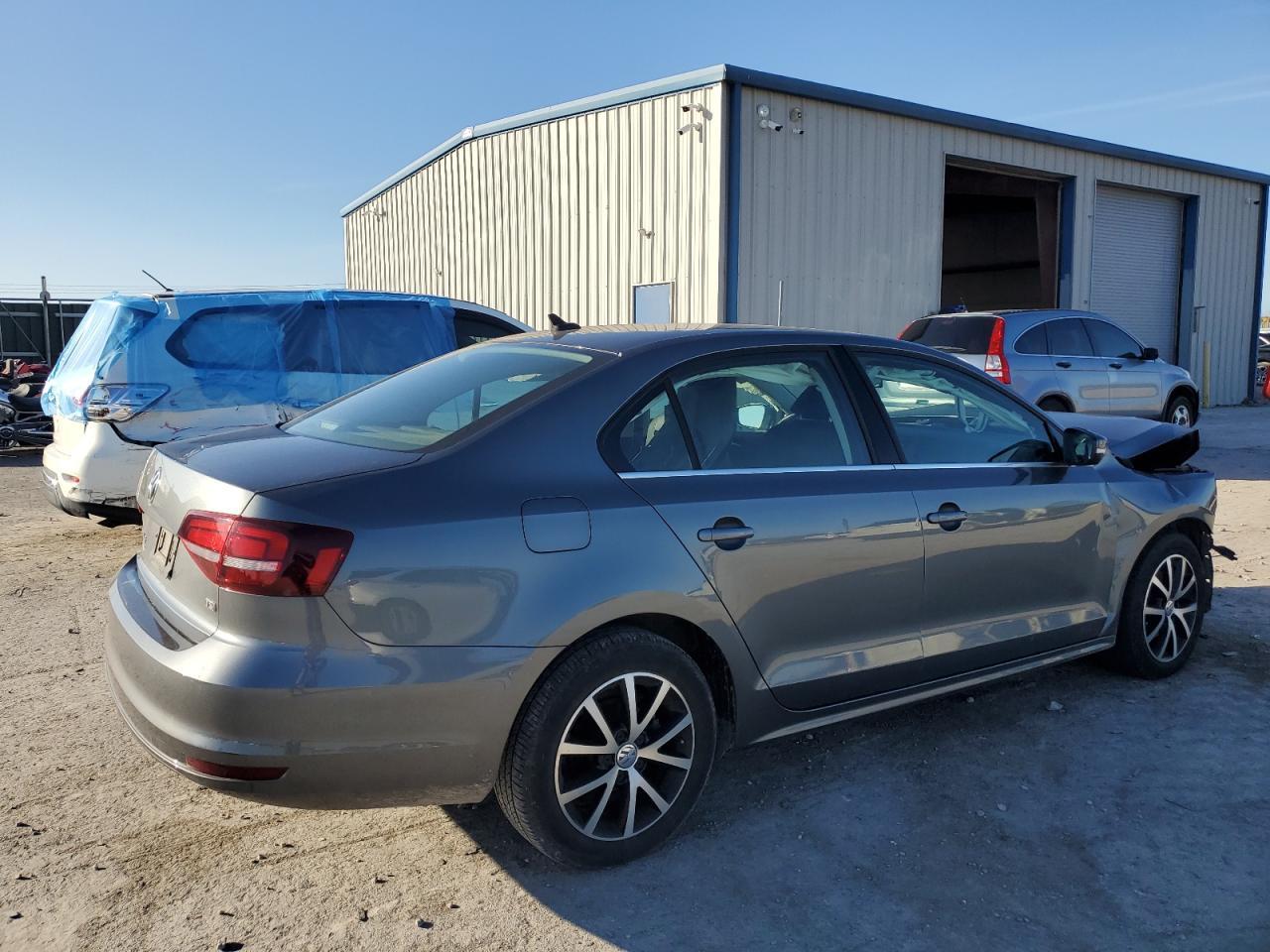 2018 Volkswagen Jetta Se - Image 3