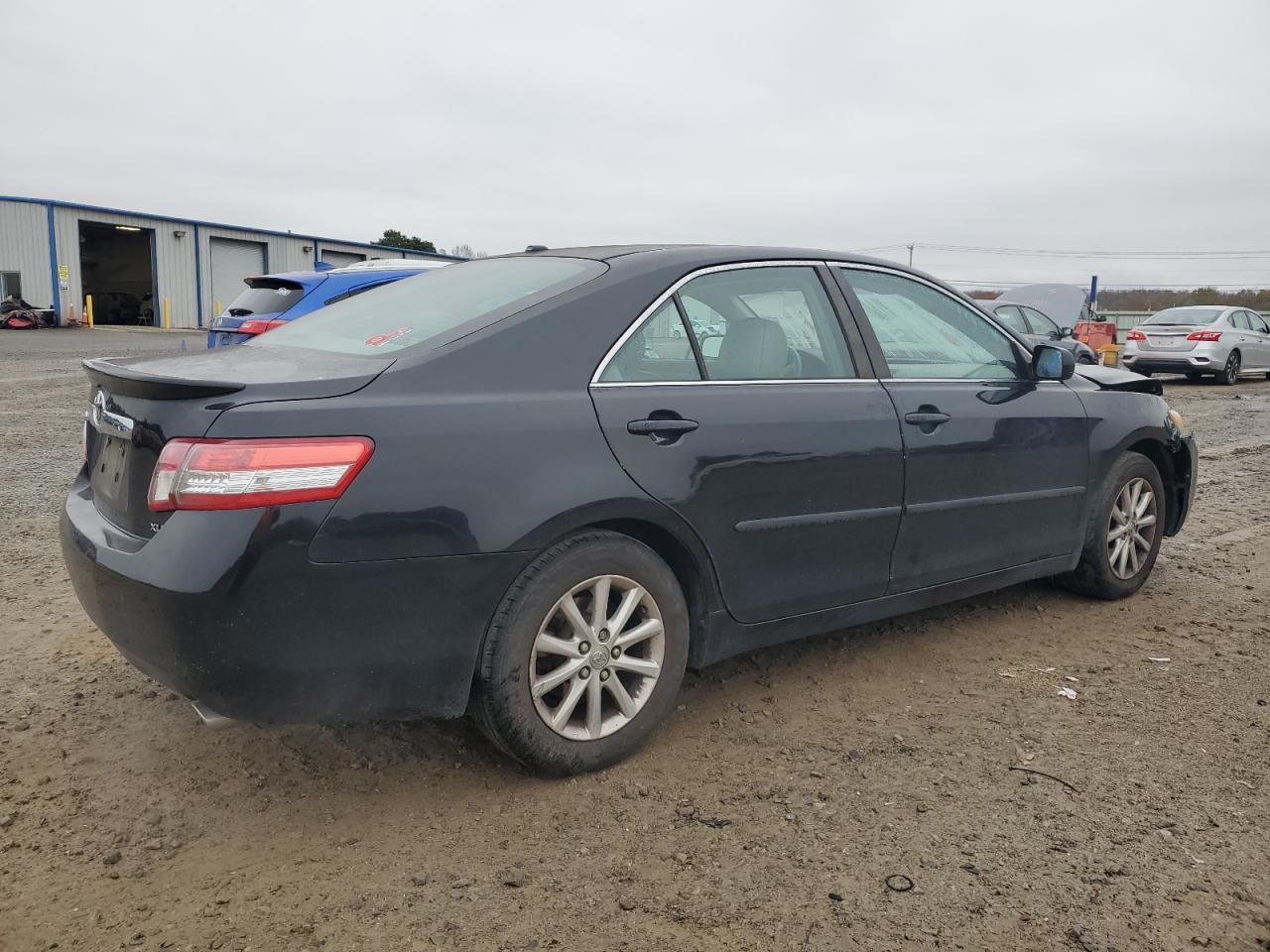 2010 Toyota Camry Se - Фото 3