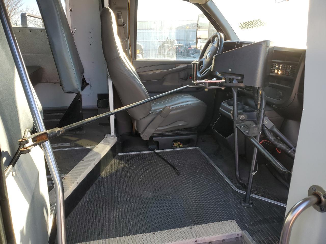 2009 Chevrolet Express G3500 - Фото 5