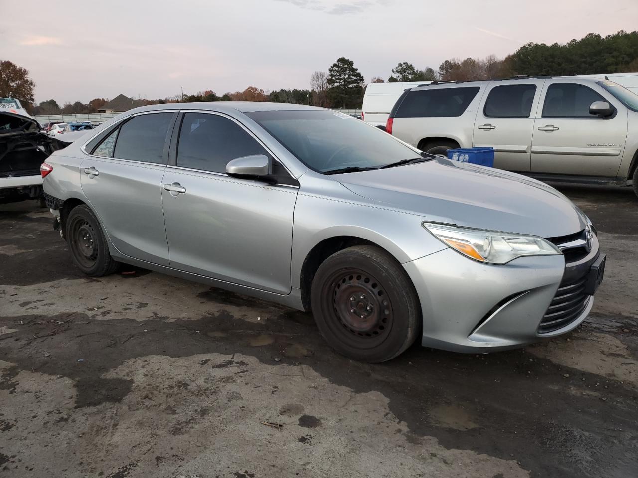2016 Toyota Camry Le - Фото 4