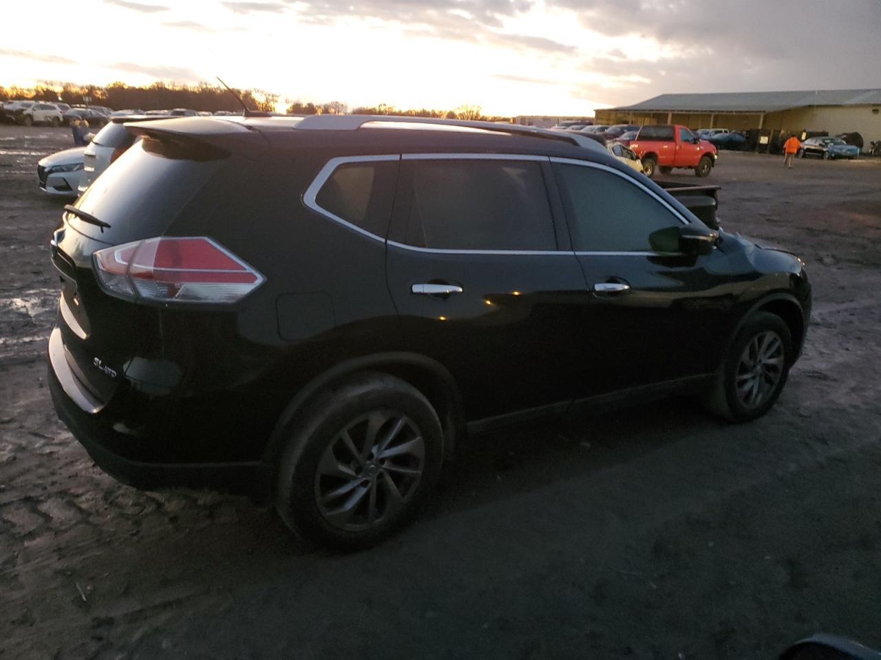 2015 Nissan Rogue S - Фото 3