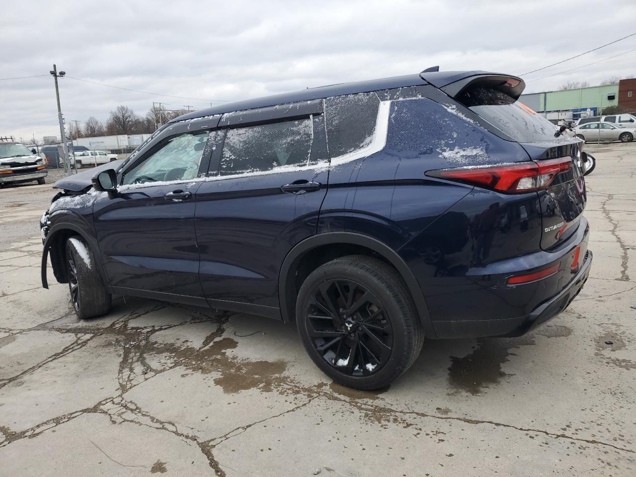 2022 Mitsubishi Outlander Se - Image 2