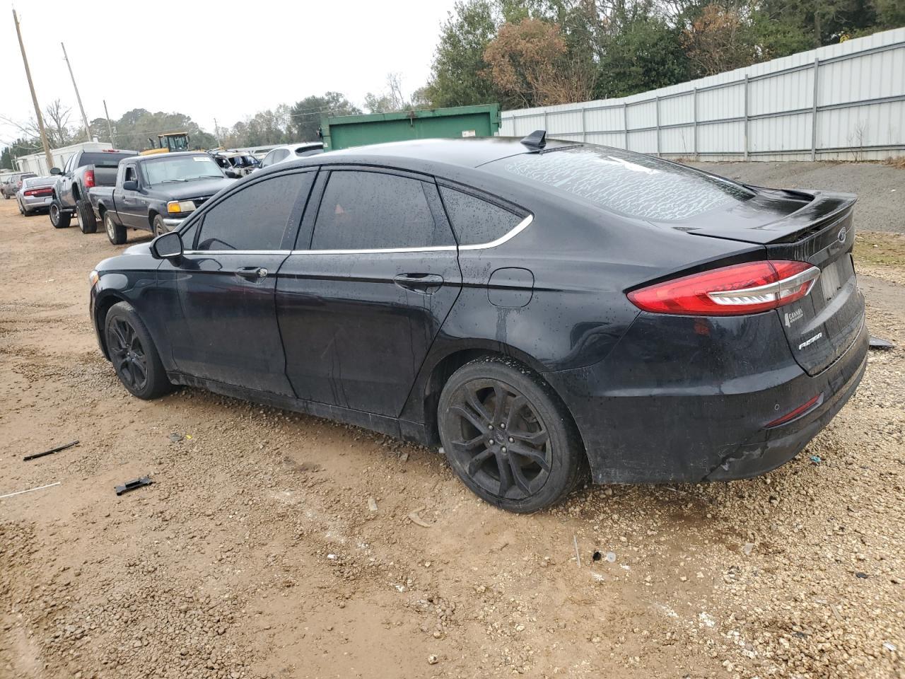 2020 Ford Fusion Se - Фото 2