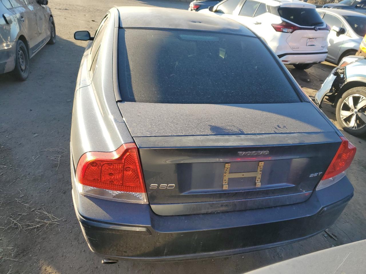 2006 Volvo S60 2.5T - Image 6