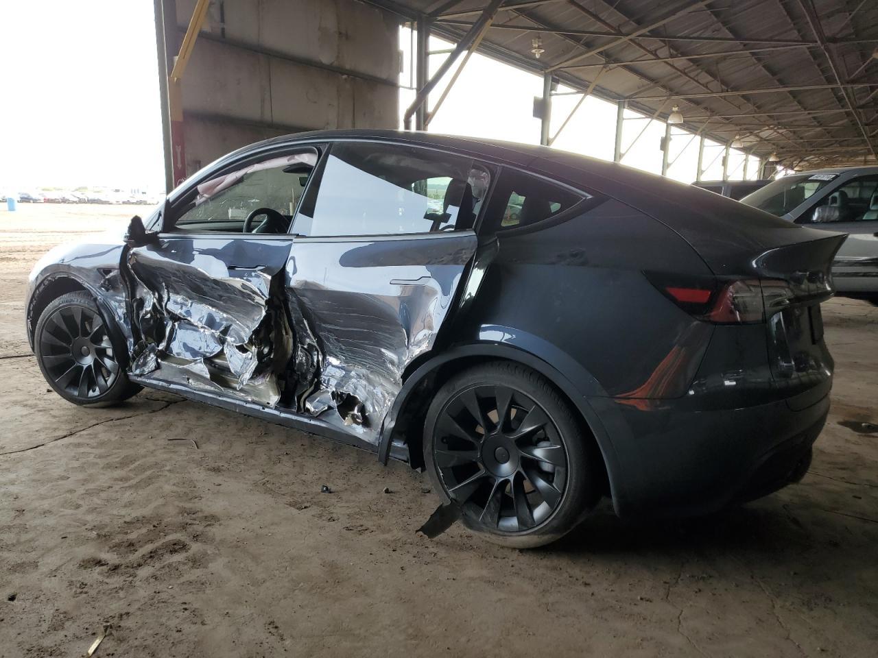 2023 Tesla Model Y - Фото 2