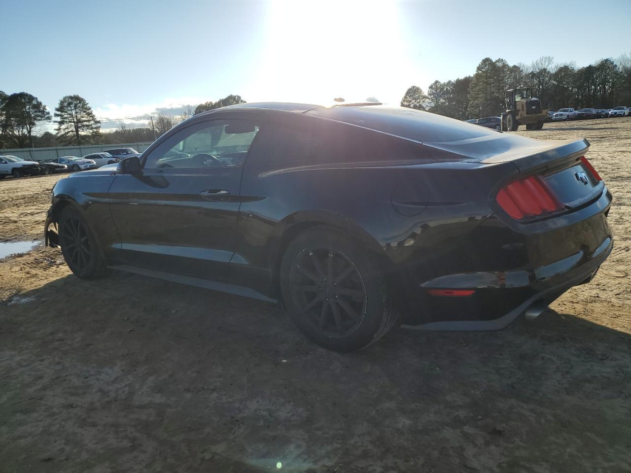 2015 Ford Mustang - Фото 2