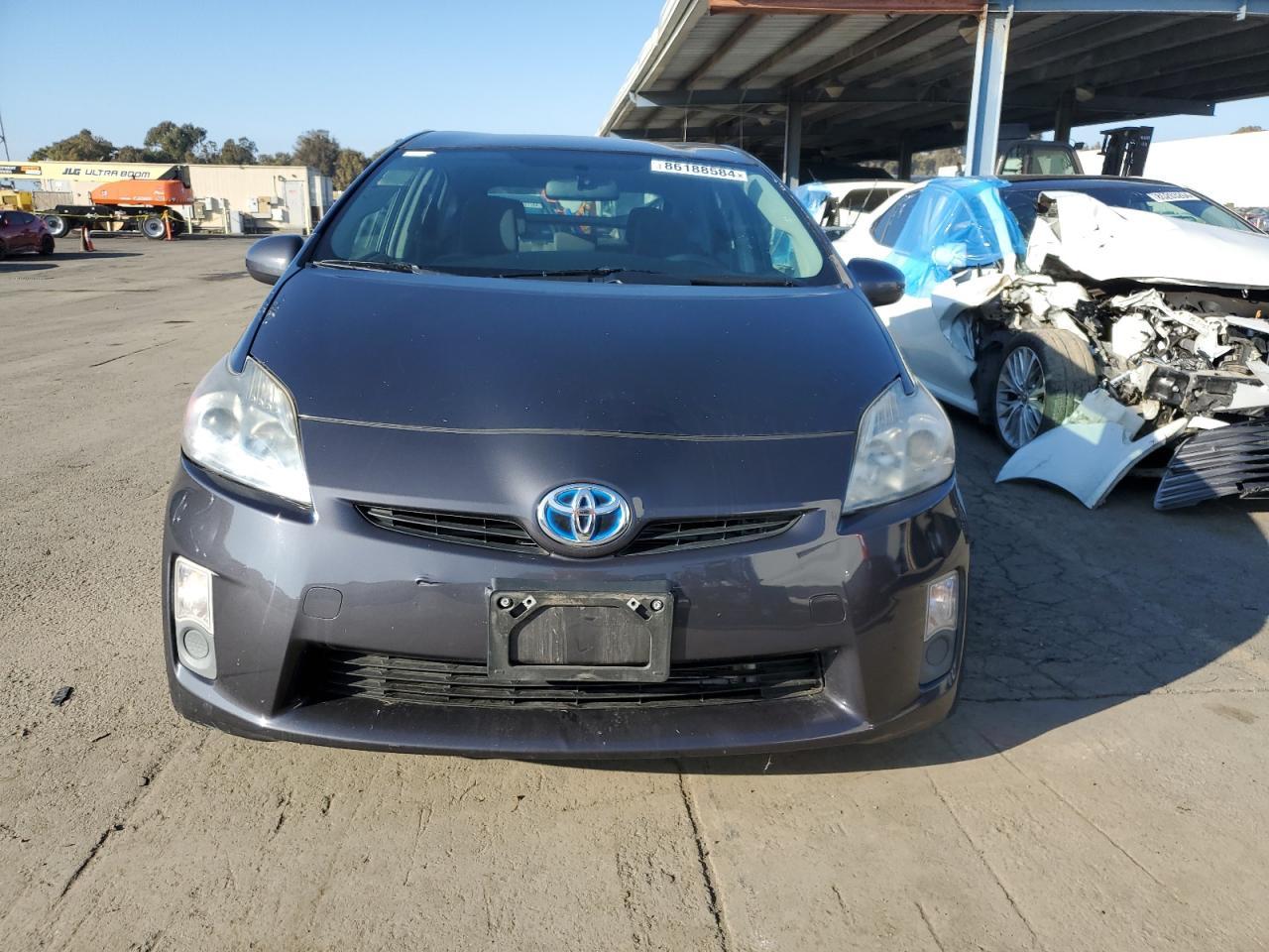 2011 Toyota Prius - Image 5