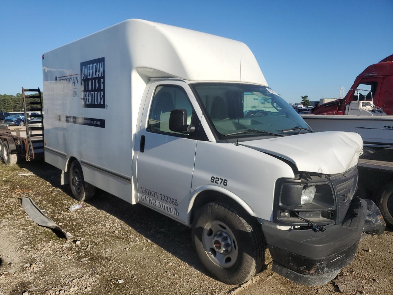 2017 GMC Savana Cutaway G3500 - Фото 4