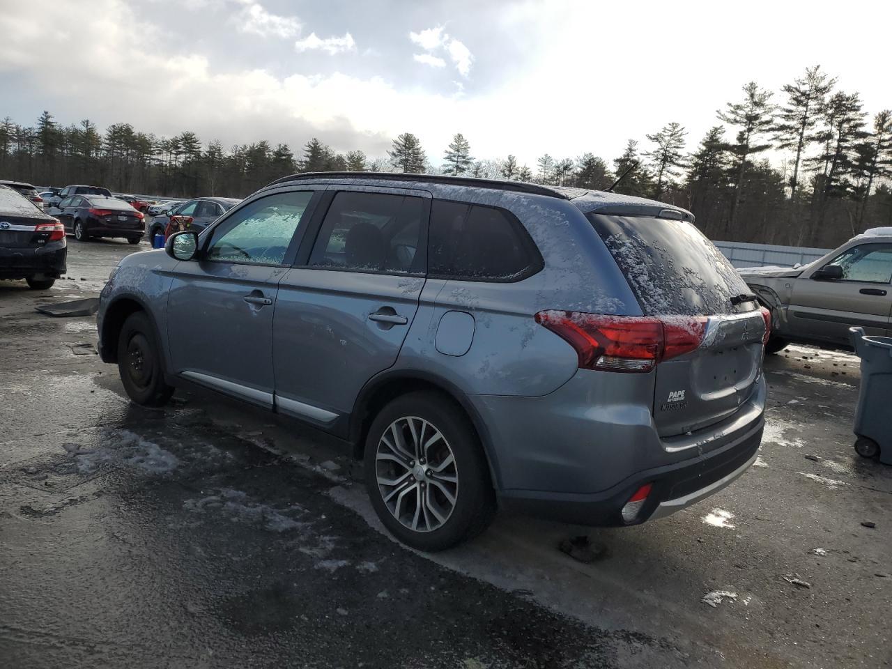 2016 Mitsubishi Outlander Se - Фото 2