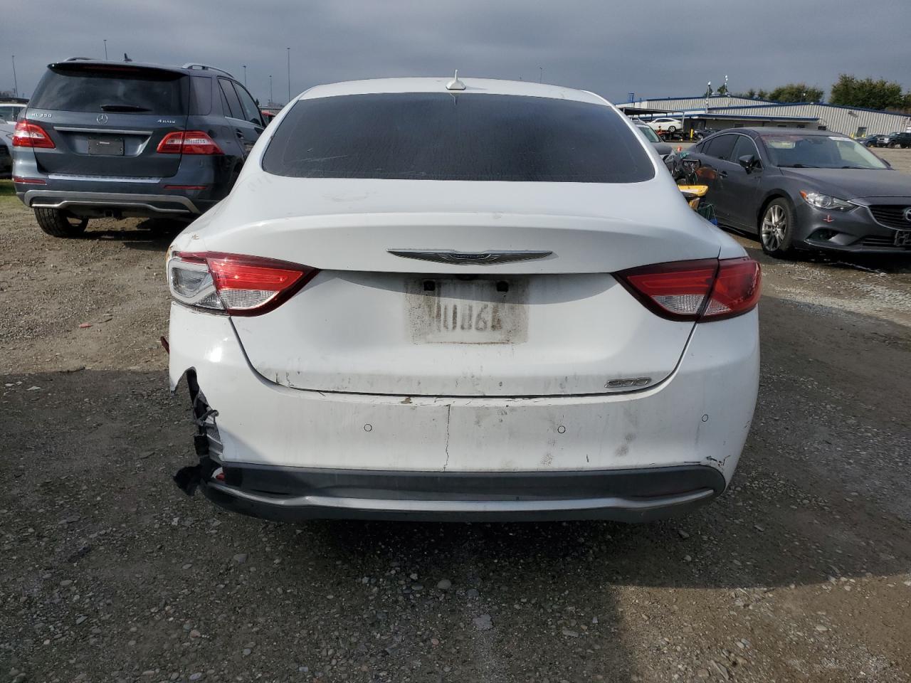 2015 Chrysler 200 Limited - Фото 6