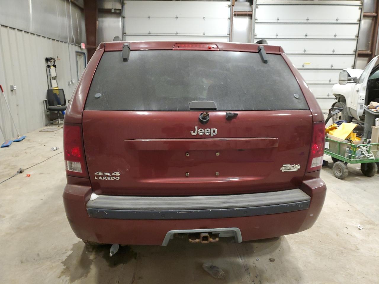 2007 Jeep Grand Cherokee Laredo - Image 6