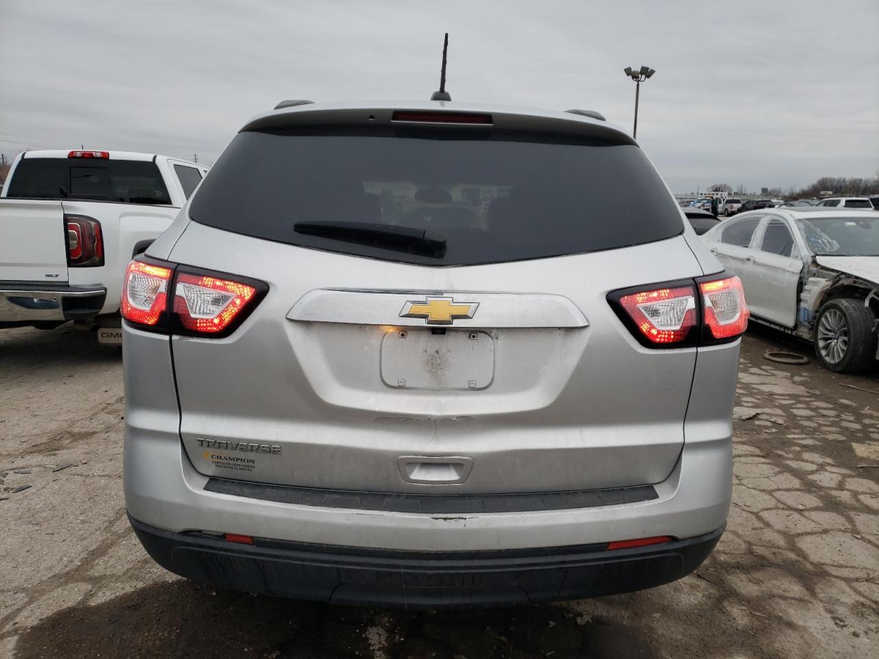 2017 Chevrolet Traverse Ls - Image 6