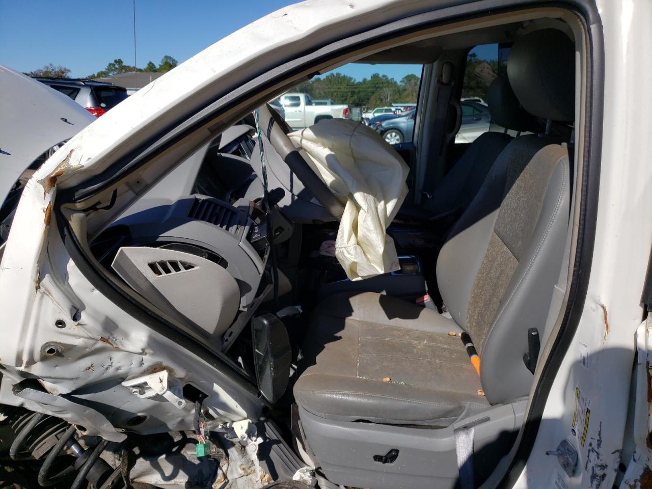 2010 Chrysler Town & Country Touring - Фото 7