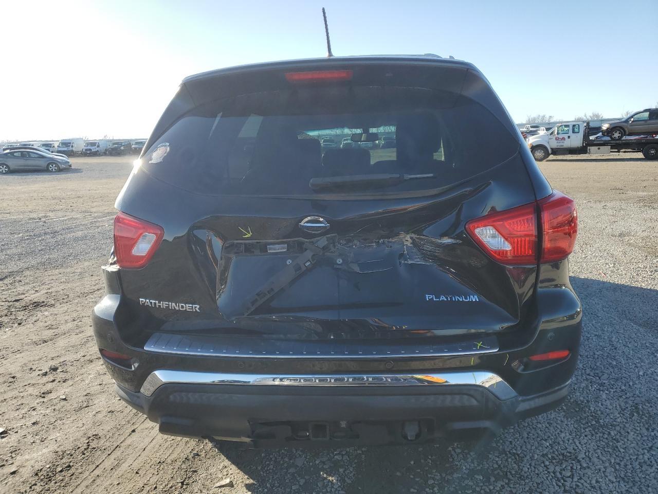 2017 Nissan Pathfinder S - Image 6