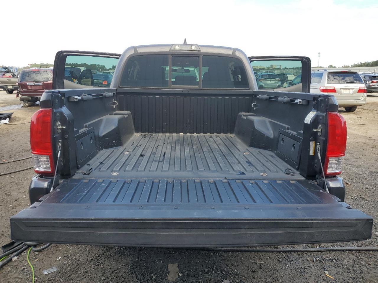 2017 Toyota Tacoma Double Cab - Фото 6