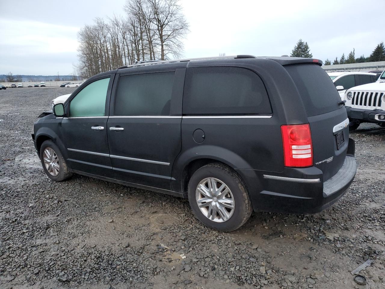 2008 Chrysler Town & Country Limited - Image 2