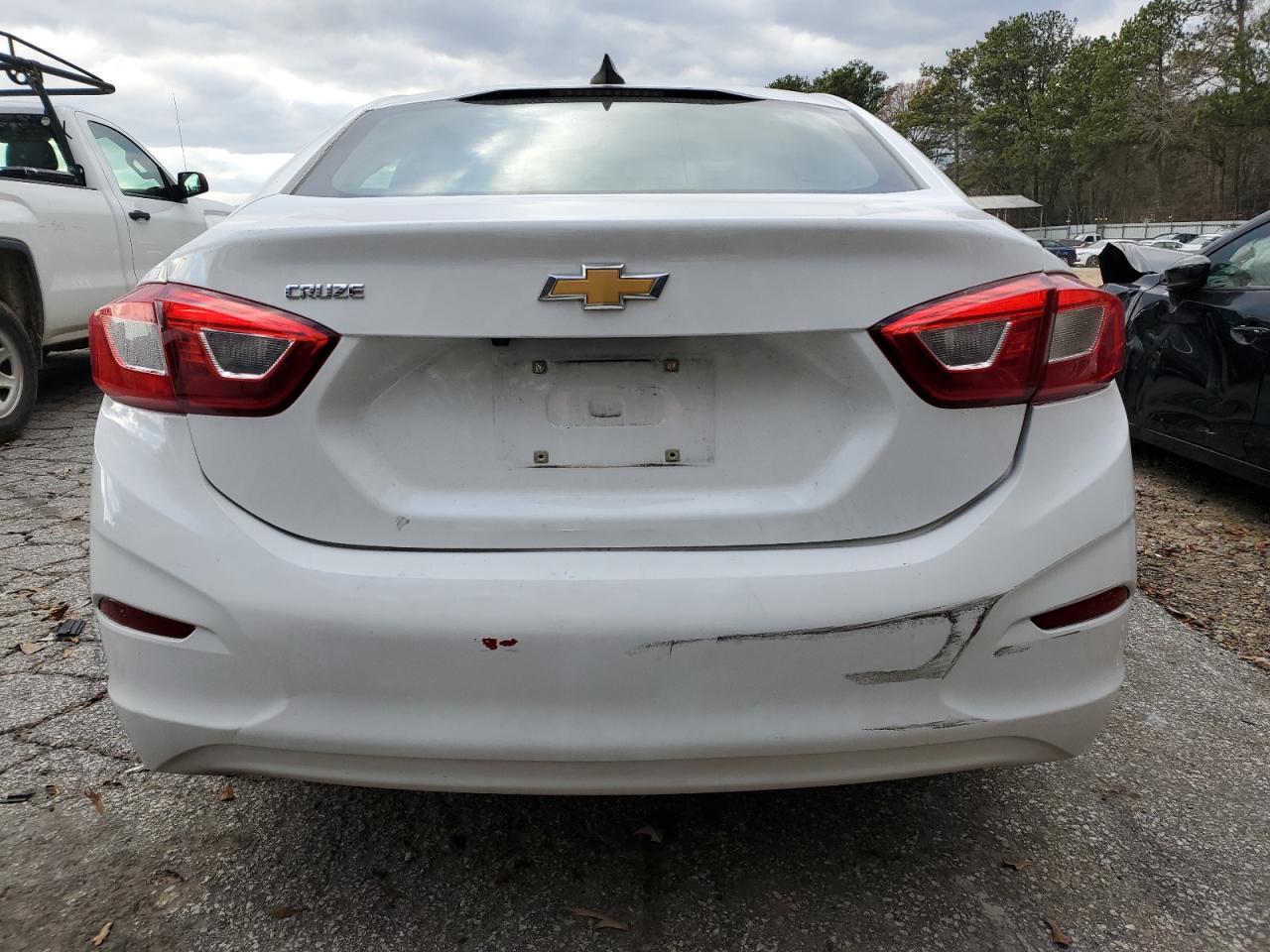 2019 Chevrolet Cruze - Image 6