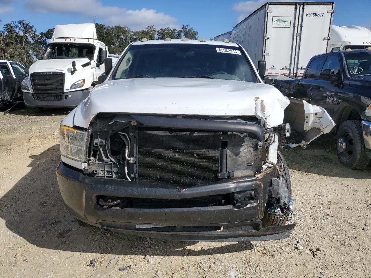 2018 Ram 3500 Cab & Chassis T - Фото 5