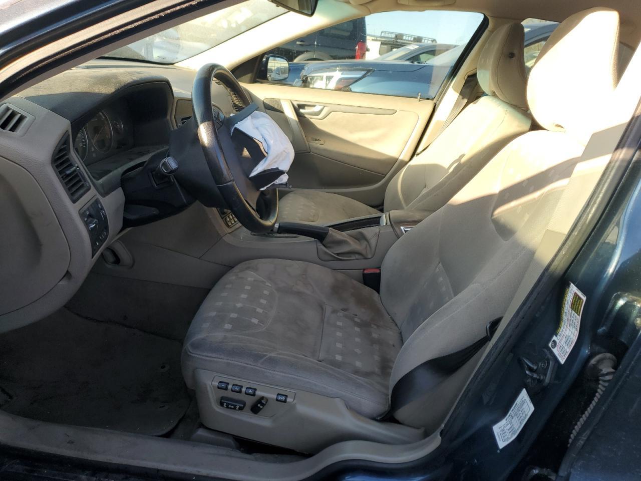 2006 Volvo S60 2.5T - Image 7