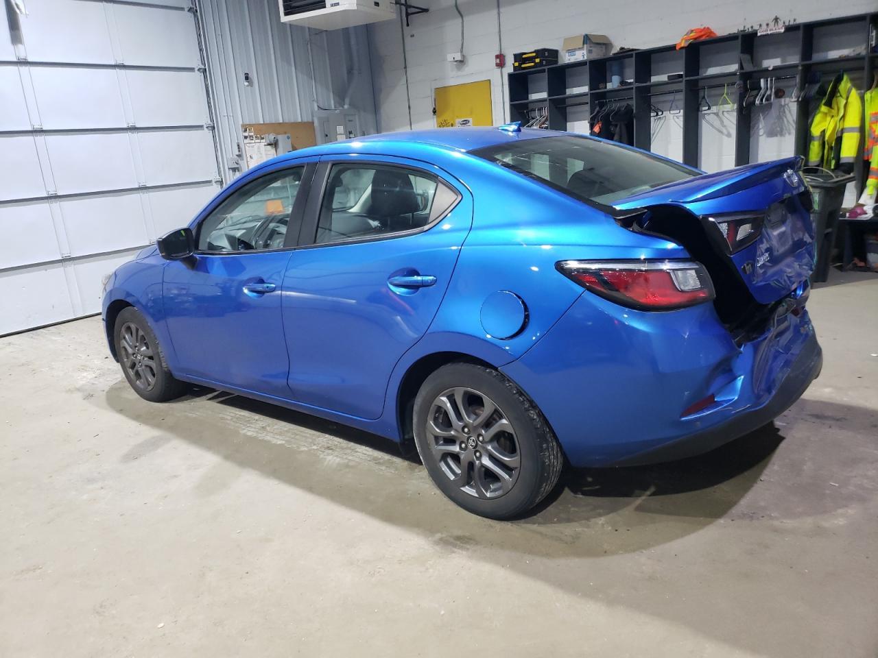 2019 Toyota Yaris L - Фото 2