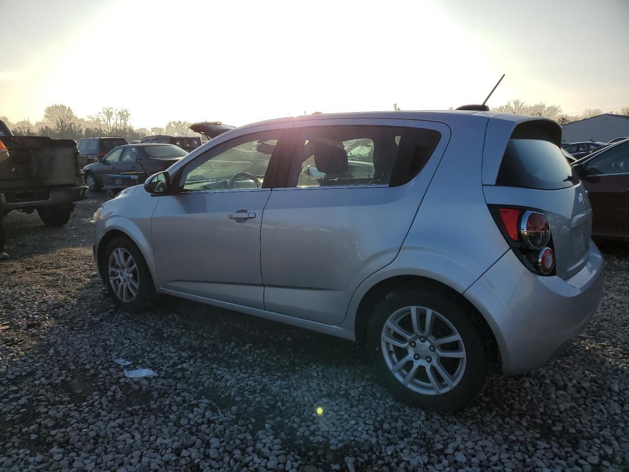 2015 Chevrolet Sonic Lt - Image 2