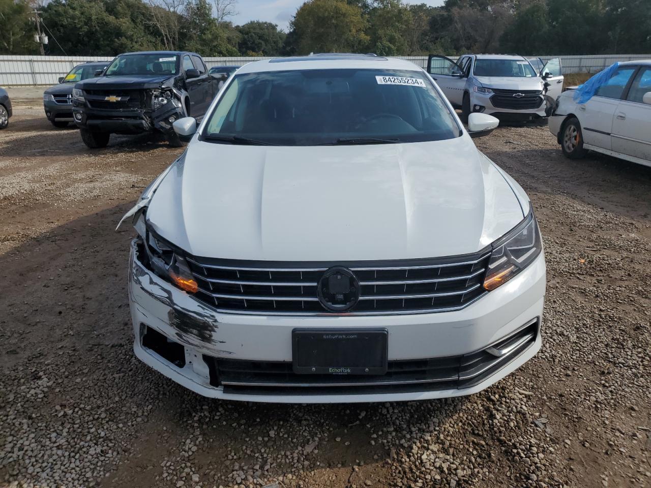2017 Volkswagen Passat Se - Фото 5
