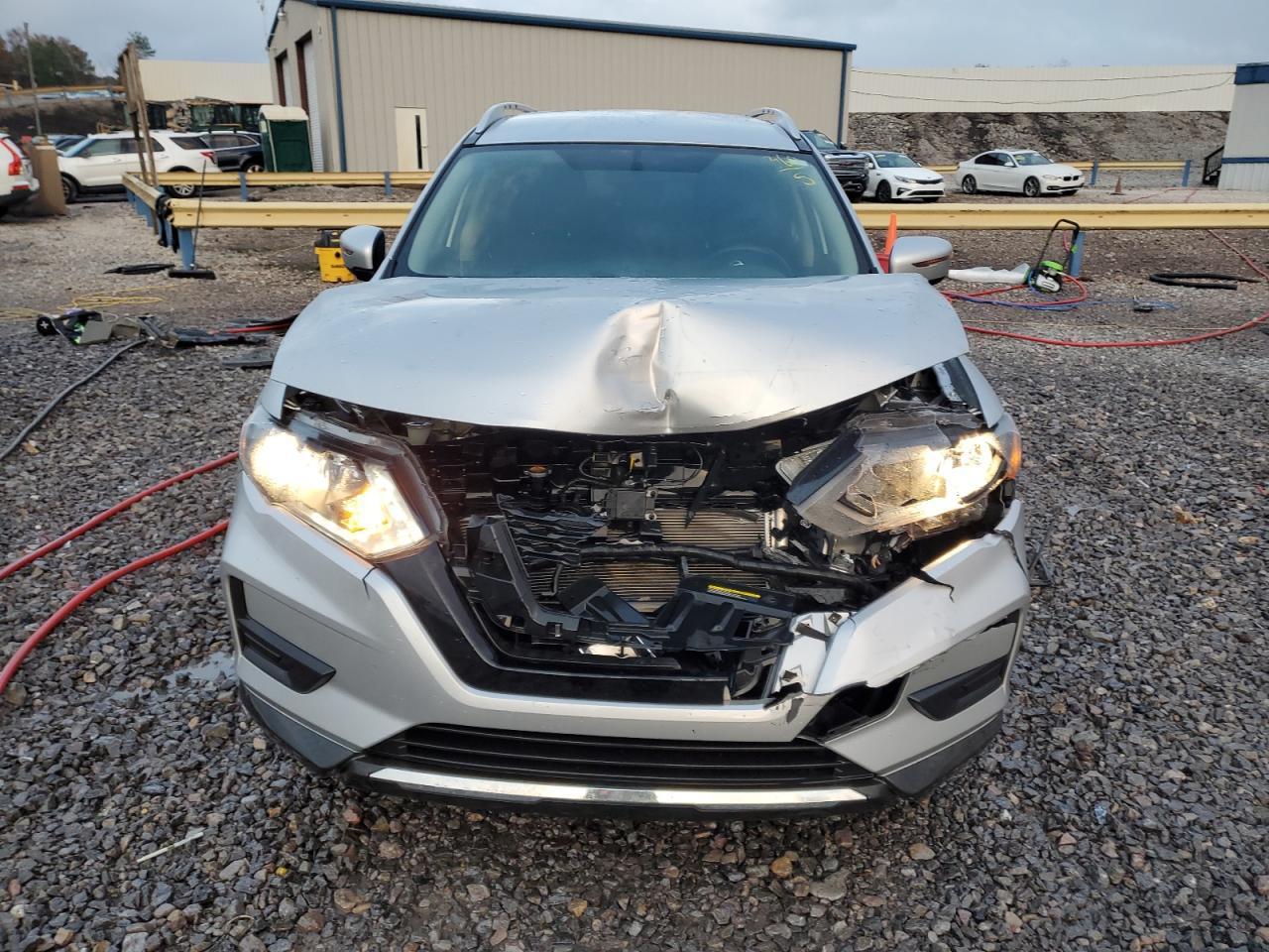 2018 Nissan Rogue S - Image 5