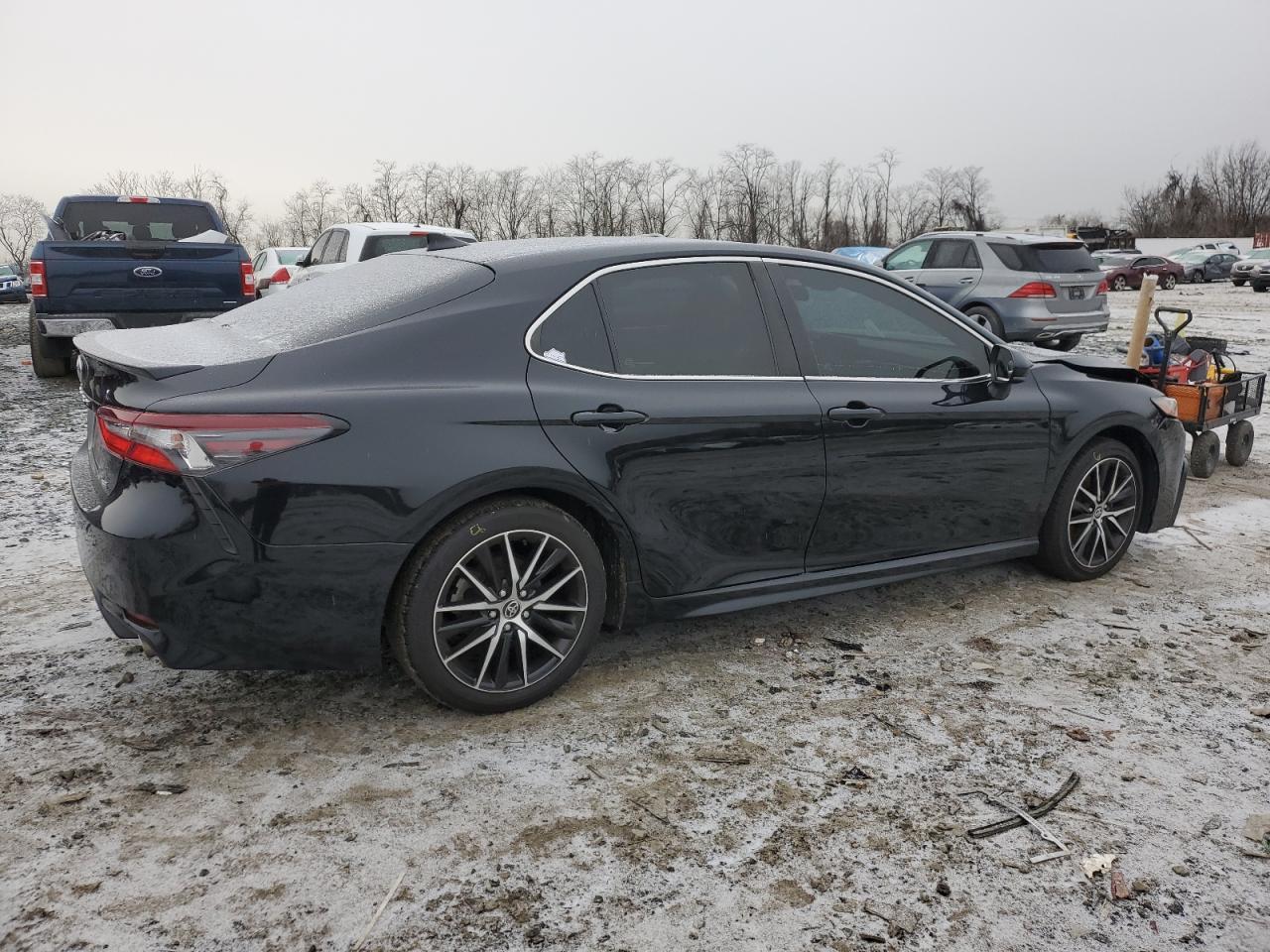2021 Toyota Camry Se - Image 3