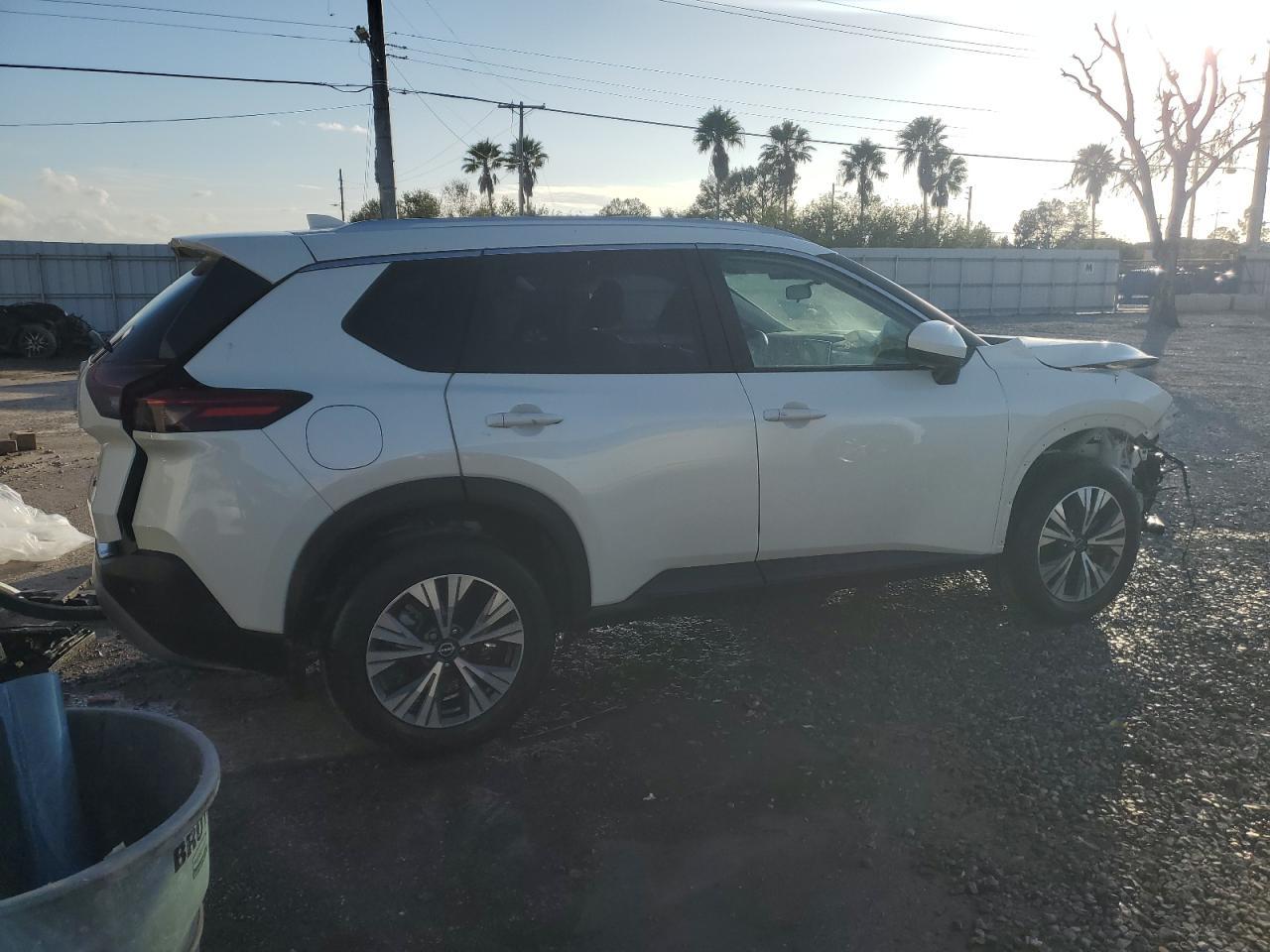 2023 Nissan Rogue Sv - Image 3