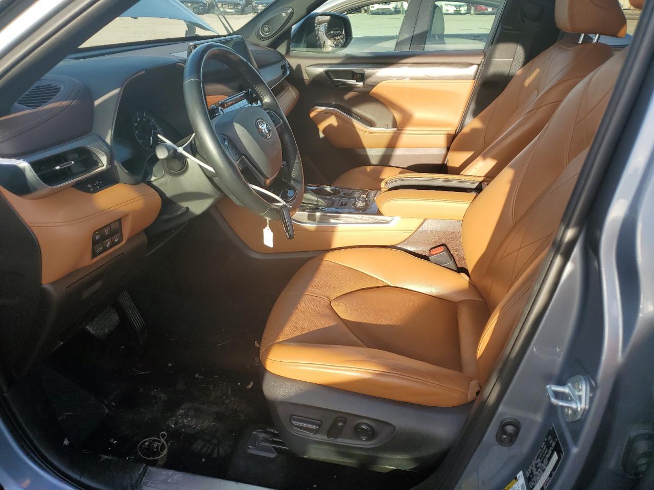 2021 Toyota Highlander Platinum - Фото 7