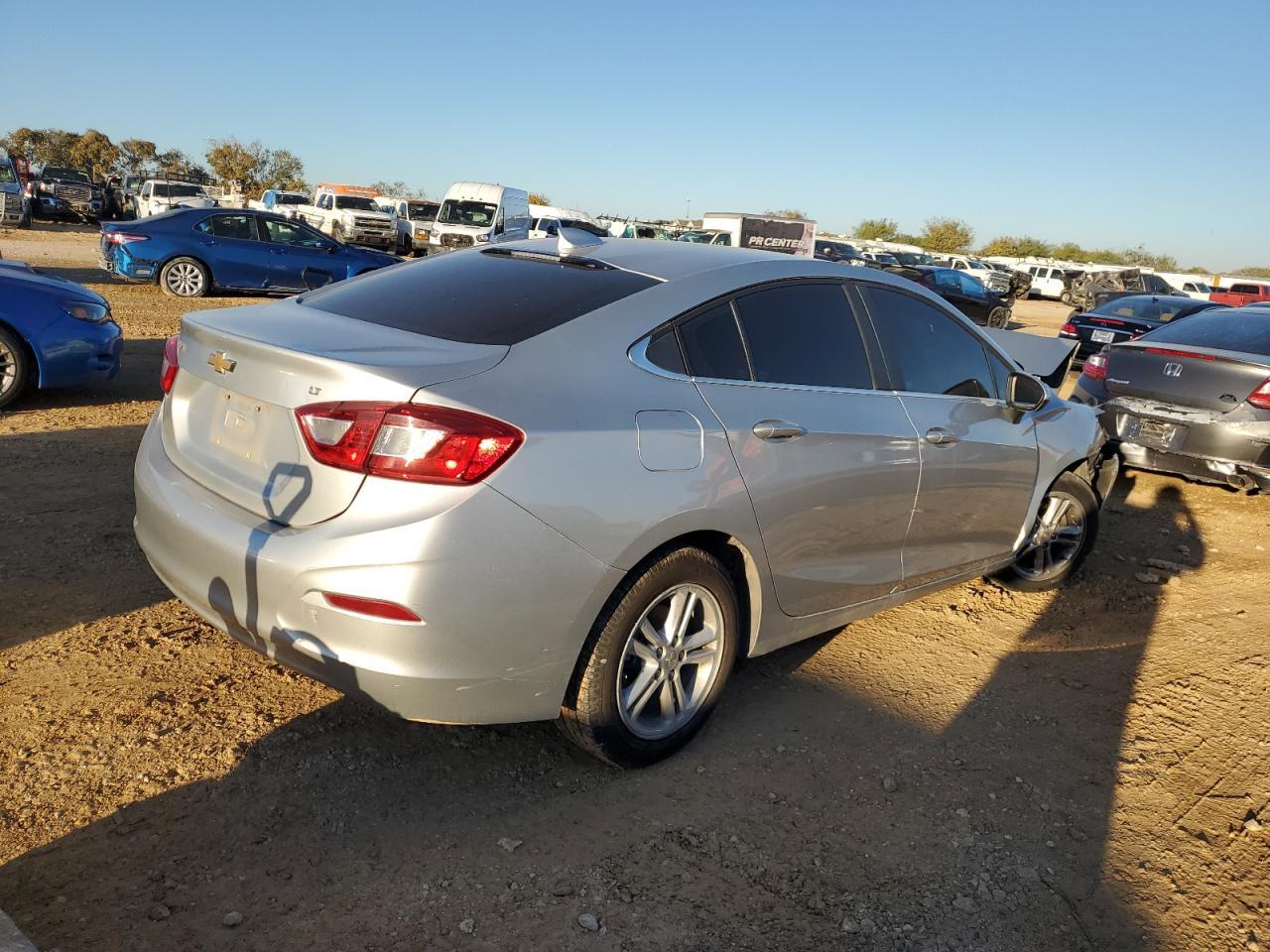 2018 Chevrolet Cruze Lt - Фото 3