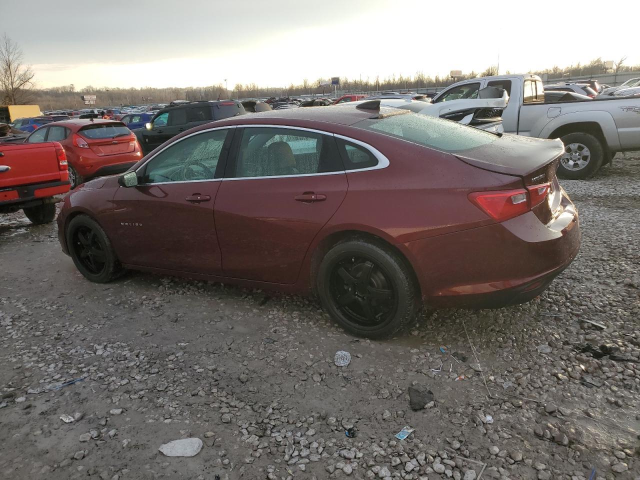 2016 Chevrolet Malibu Ls - Фото 2