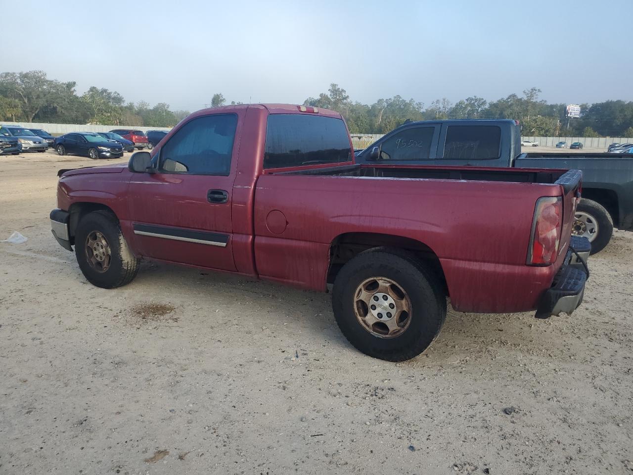 2004 Chevrolet Silverado C1500 - Image 2
