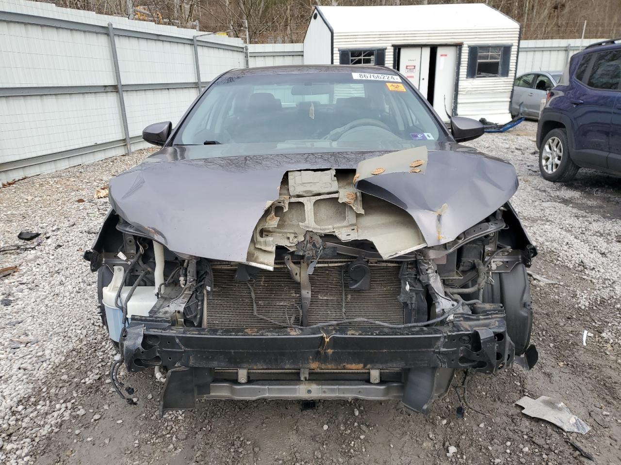 2015 Toyota Camry Le - Image 5