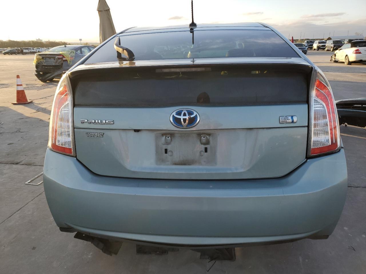 2014 Toyota Prius Three - Фото 6
