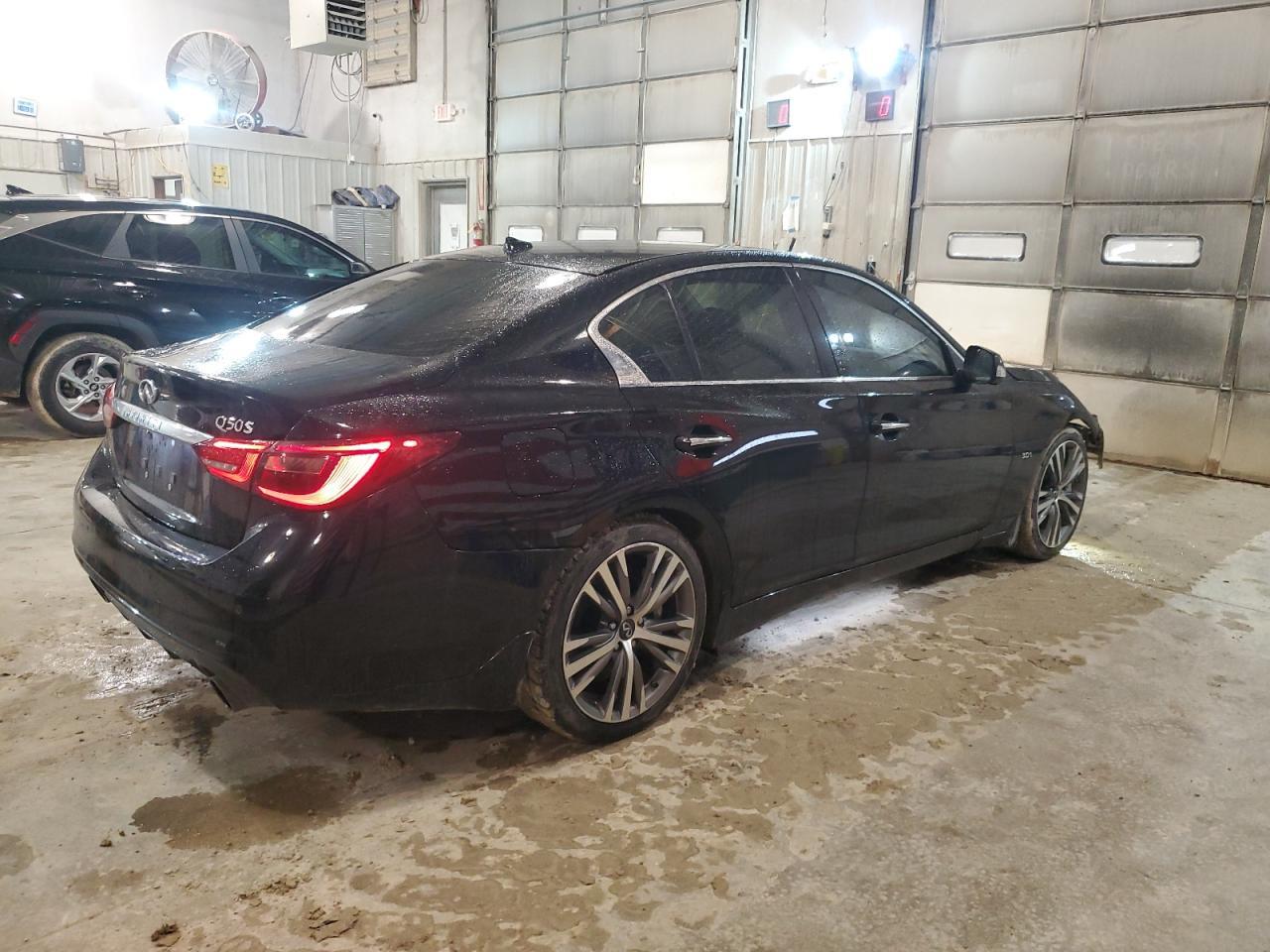 2017 Infiniti Q50 Premium - Фото 3