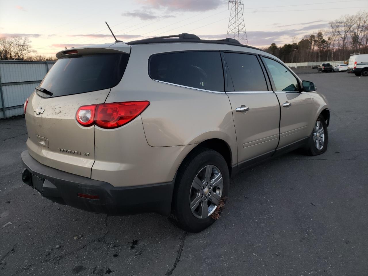 2011 Chevrolet Traverse Lt - Image 3