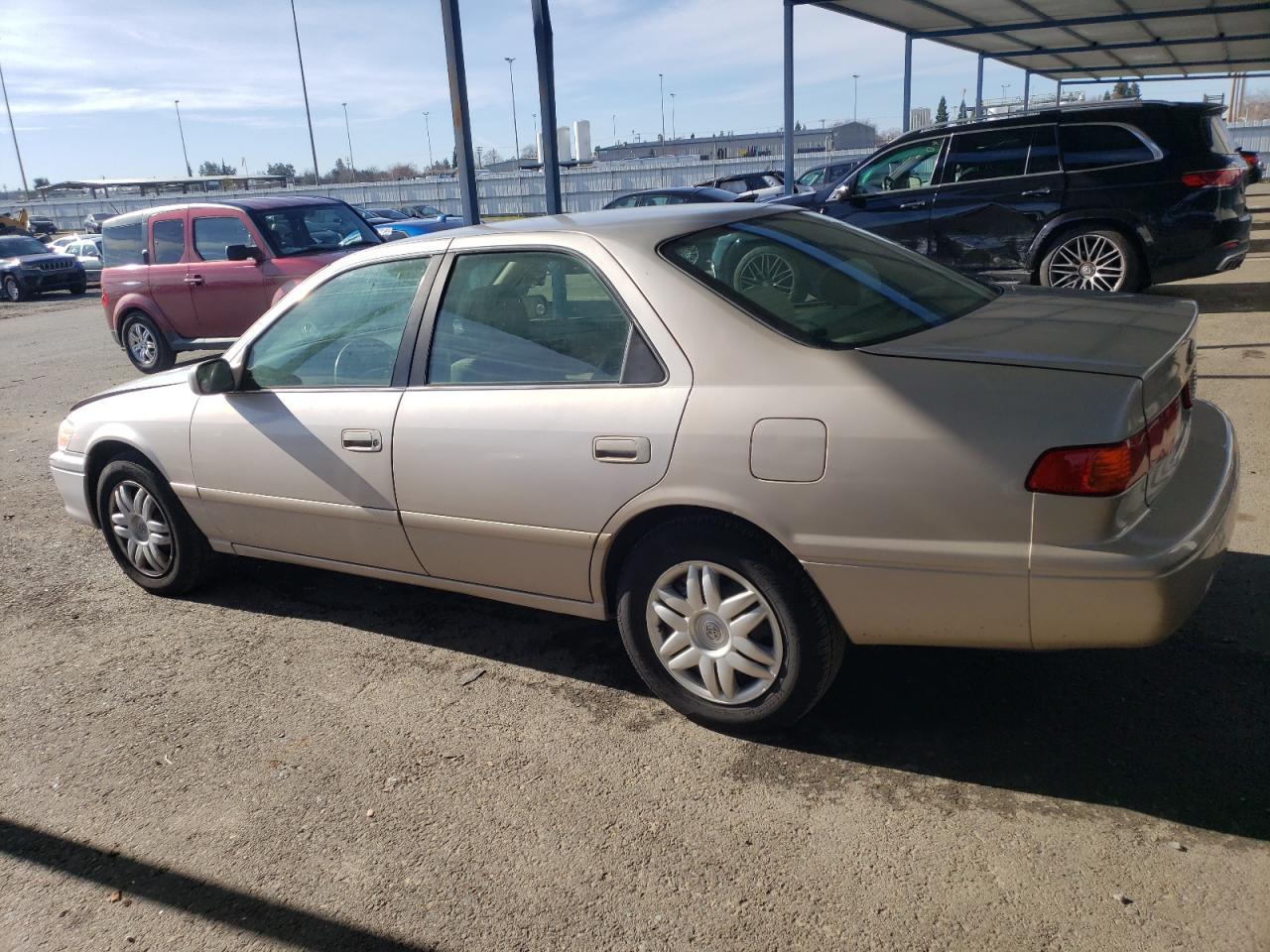 2001 Toyota Camry Ce - Фото 2