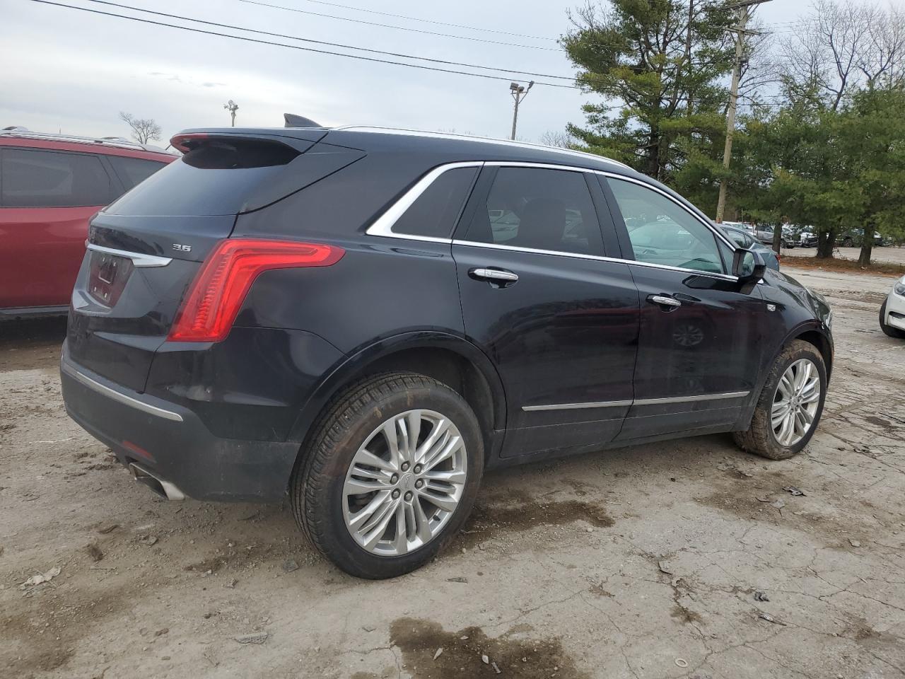 2018 Cadillac Xt5 Premium Luxury - Image 3