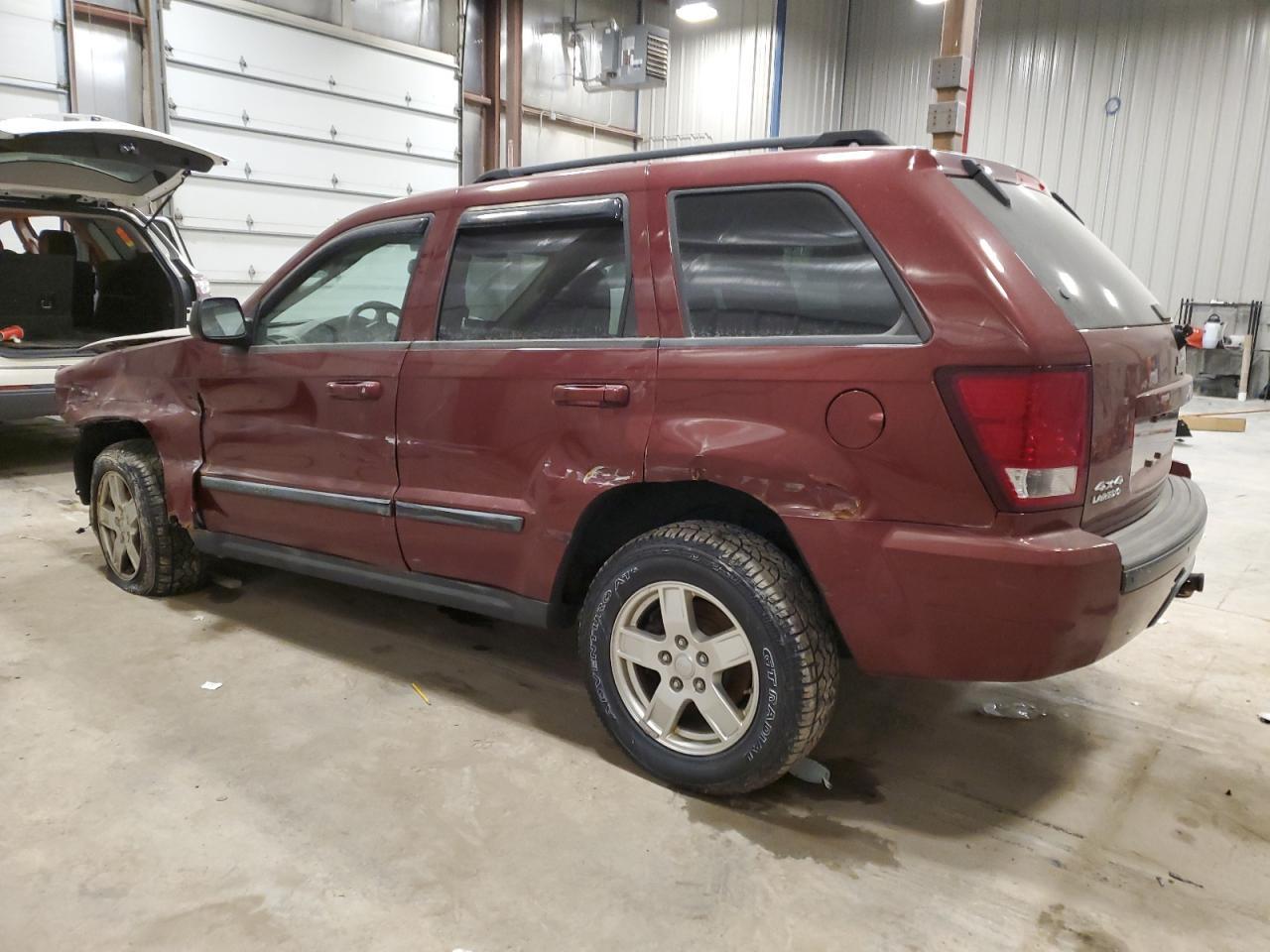 2007 Jeep Grand Cherokee Laredo - Image 2