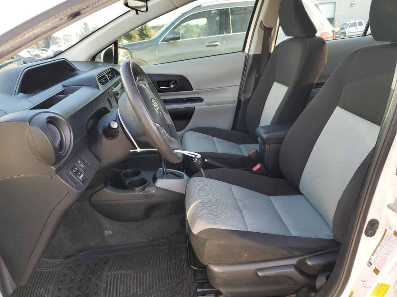 2013 Toyota Prius C - Image 7