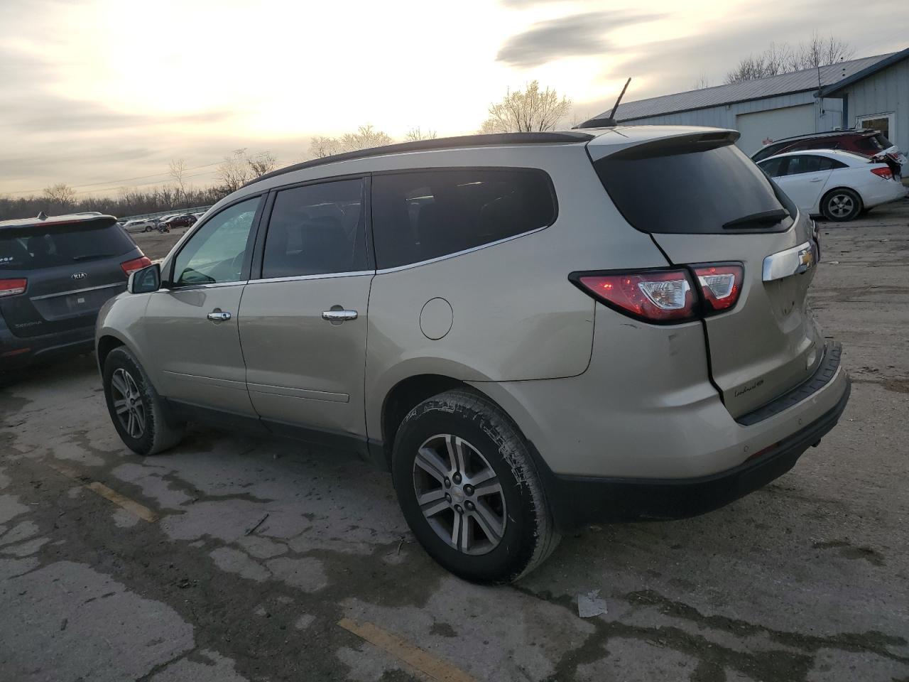 2016 Chevrolet Traverse Lt - Фото 2