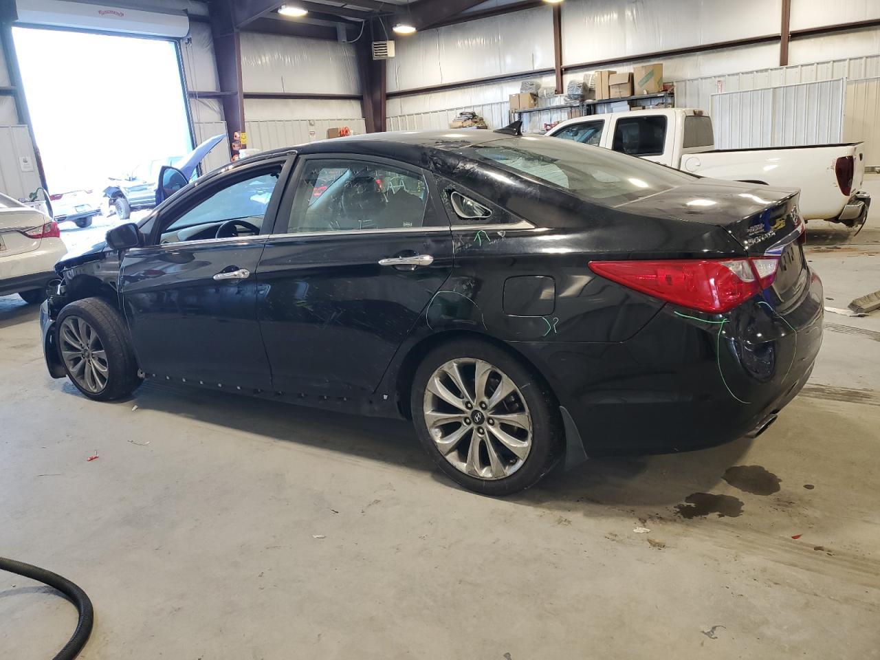 2011 Hyundai Sonata Se - Image 2