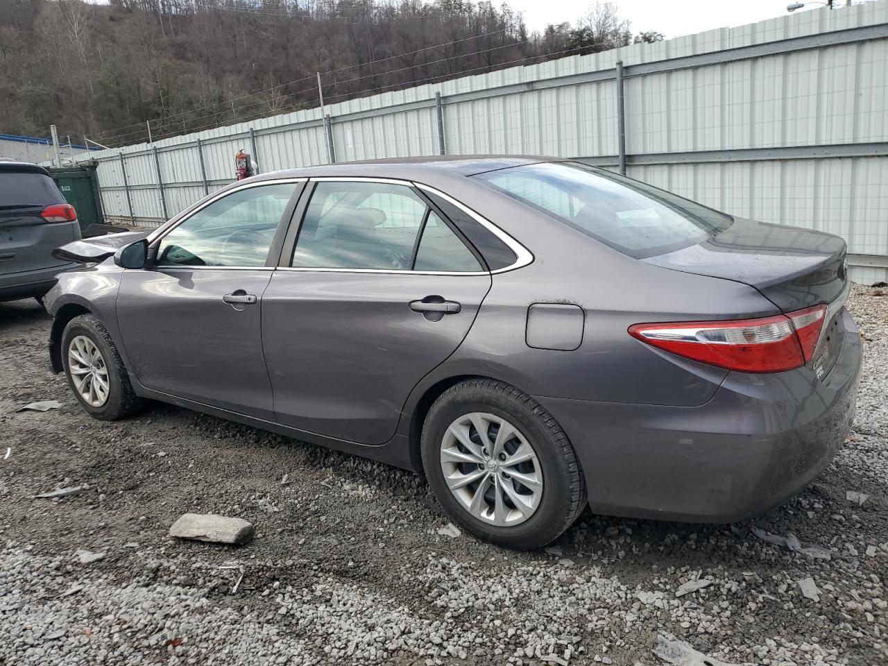 2015 Toyota Camry Le - Image 2